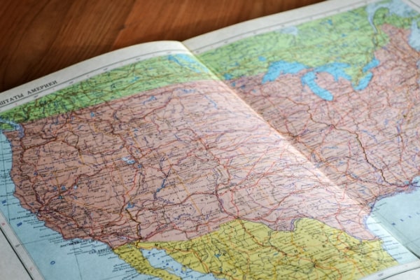 paper map of the united state for a road trip