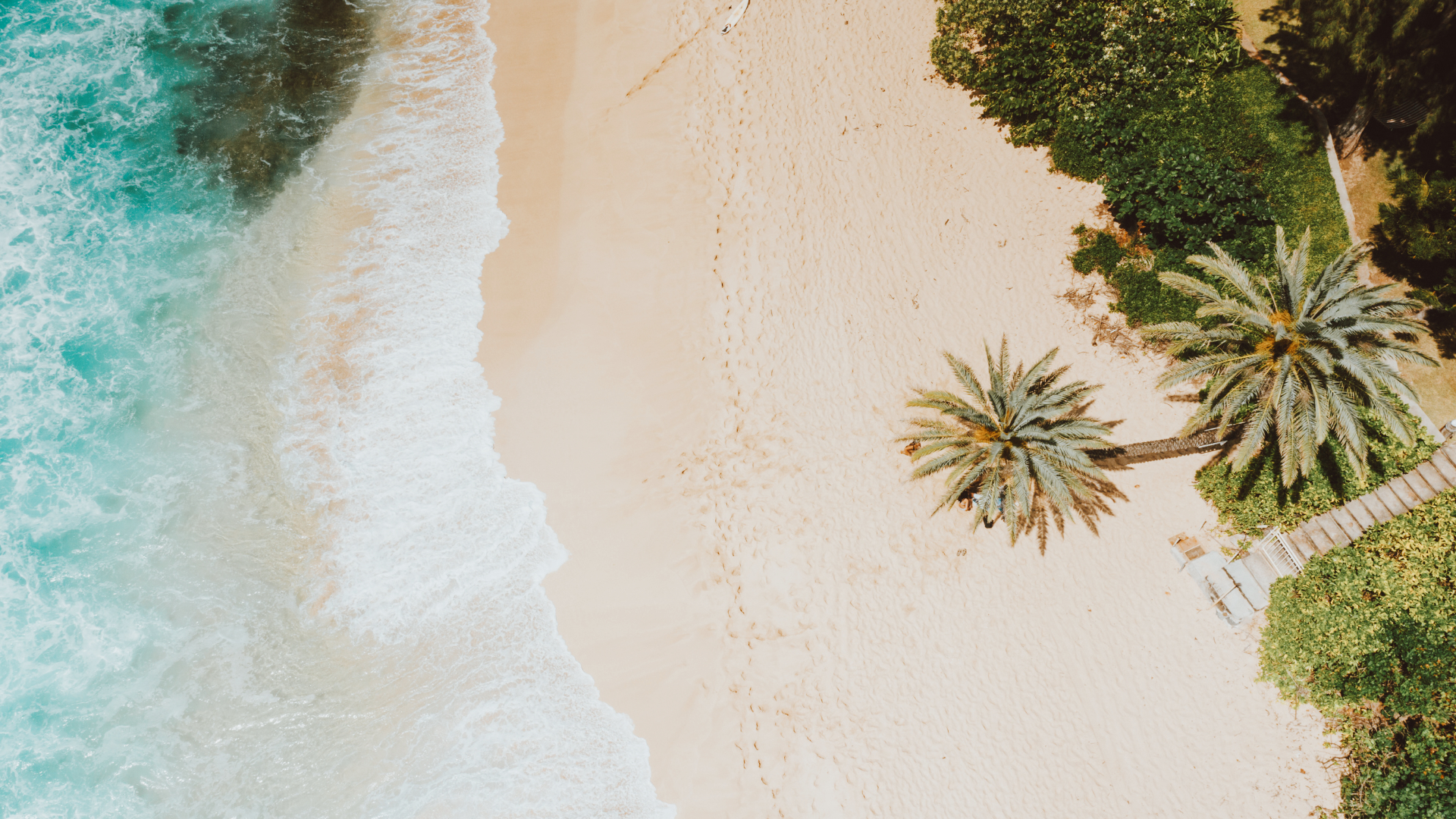 Cristal blue waters of hawaii