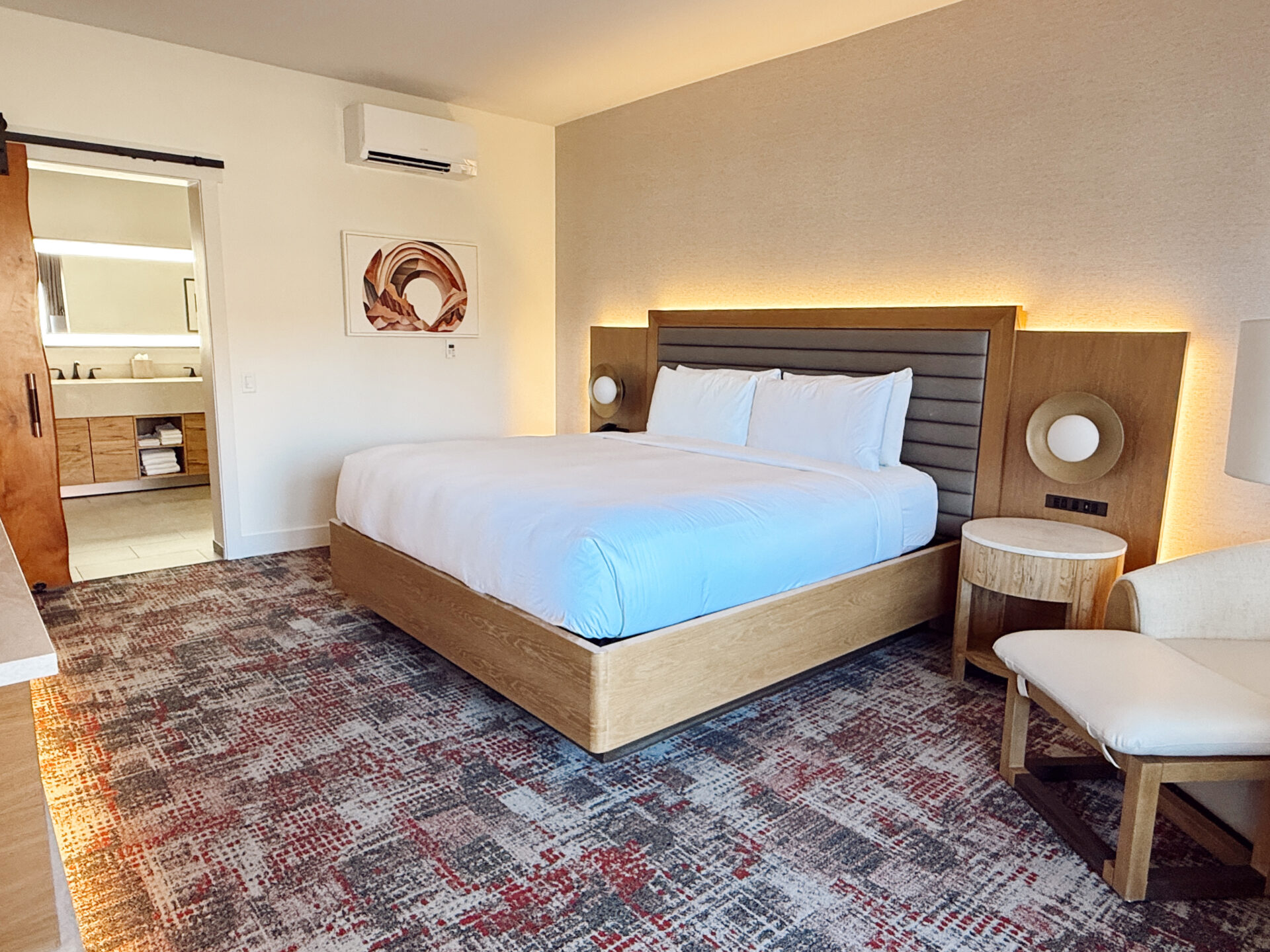 Hotel de Novo Springdale Tapestry Collection Hilton guest room interior Zion National Park